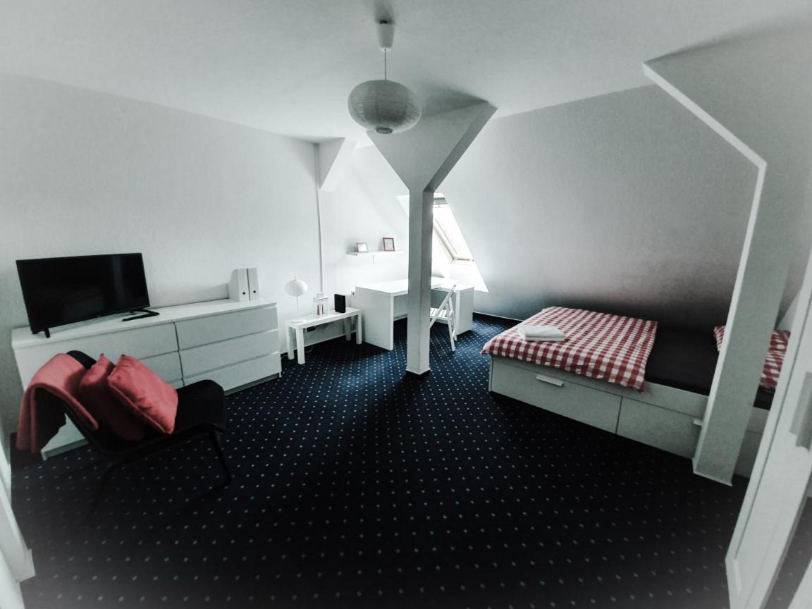 Private Apartment *